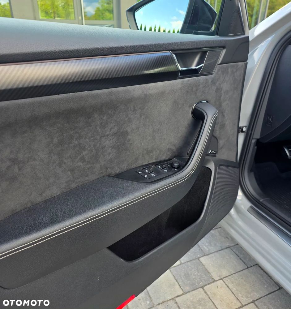 Skoda Superb 2.0 TSI 4x4 Sportline DSG - 32