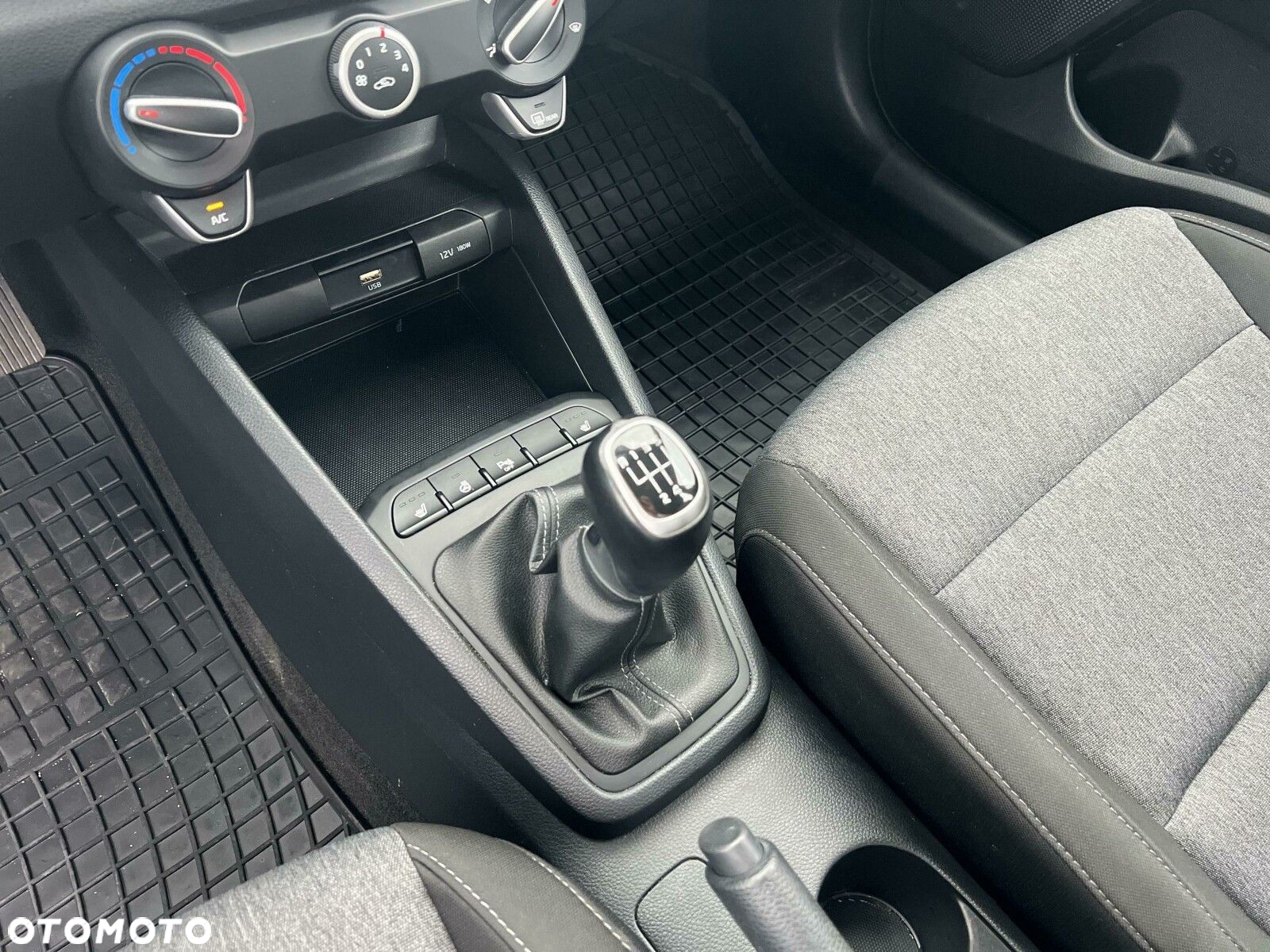 Kia Stonic - 12