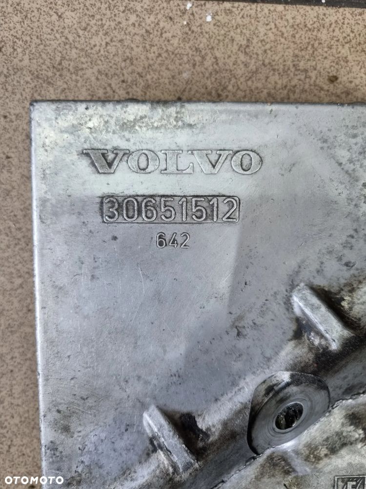 TŁUMIK DRGAŃ PRZEKŁADNI KĄTOWEJ 4X4 VOLVO - 3