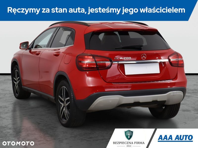 Mercedes-Benz GLA - 6