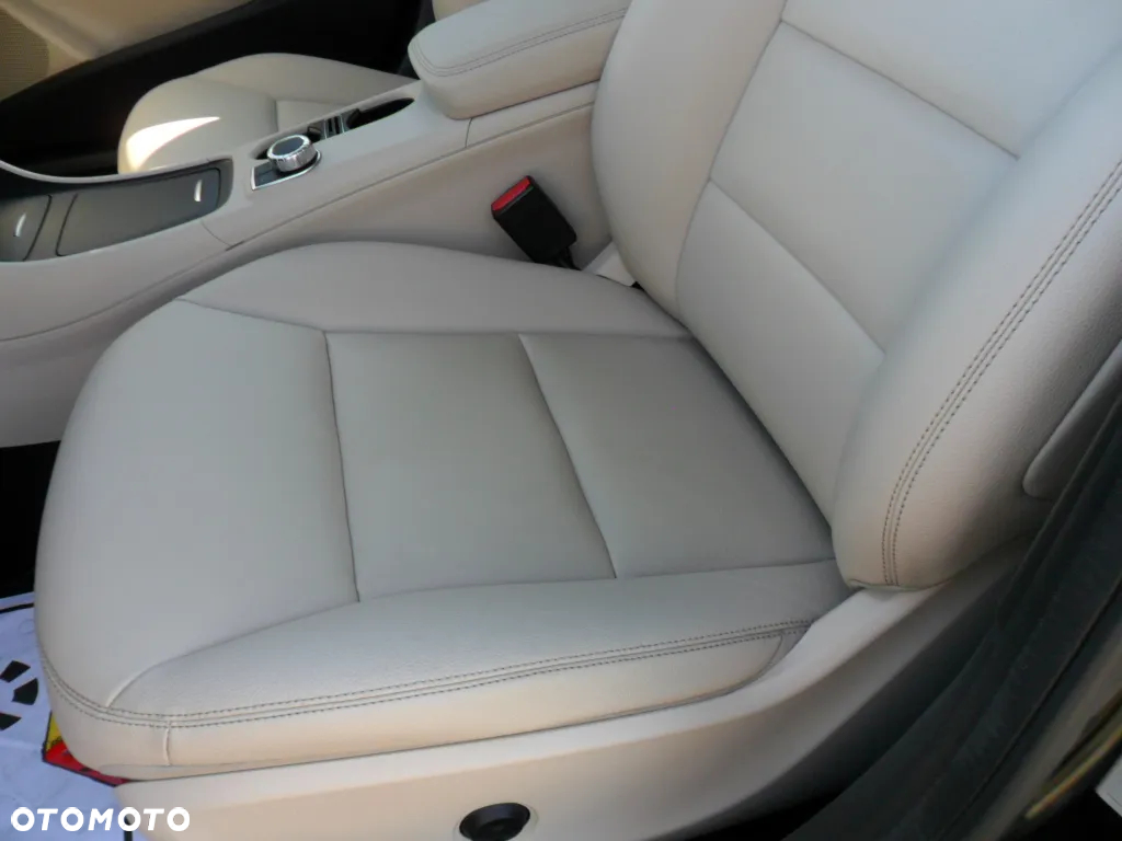 Mercedes-Benz GLA - 18