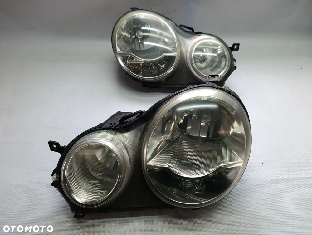 Polo 9N lampa przednia przód prawa oryginał lewa Valeo stan bdb bez uszkodzeń EU Volkswagen - 3