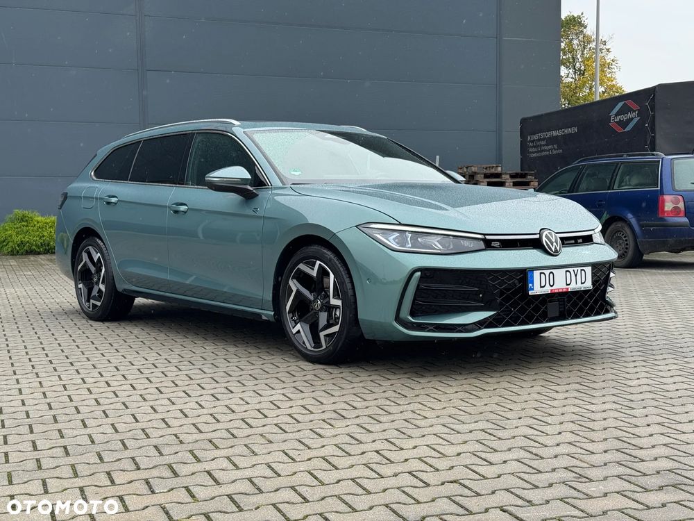Volkswagen Passat Variant 2.0 TDI SCR DSG R-Line - 9