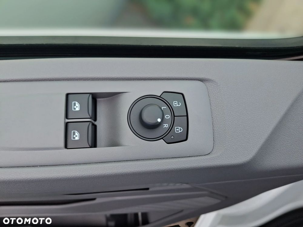 Volkswagen Transporter - 18