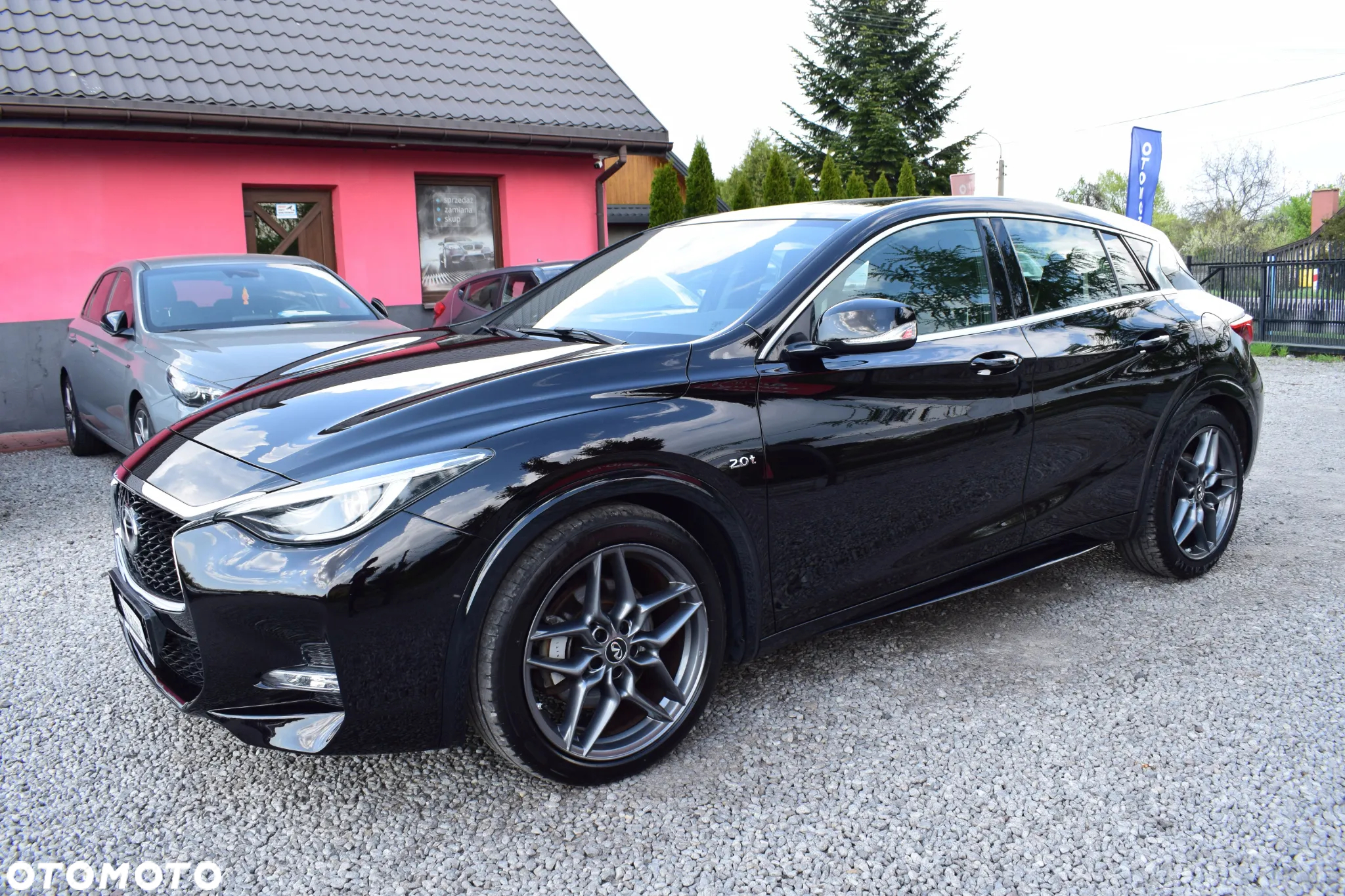 Infiniti Q30 2.0t DCT AWD Sport City Black - 6