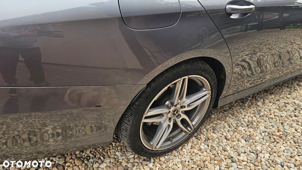 Mercedes-Benz Klasa E 220 d 4Matic 9G-TRONIC AMG Line - 17