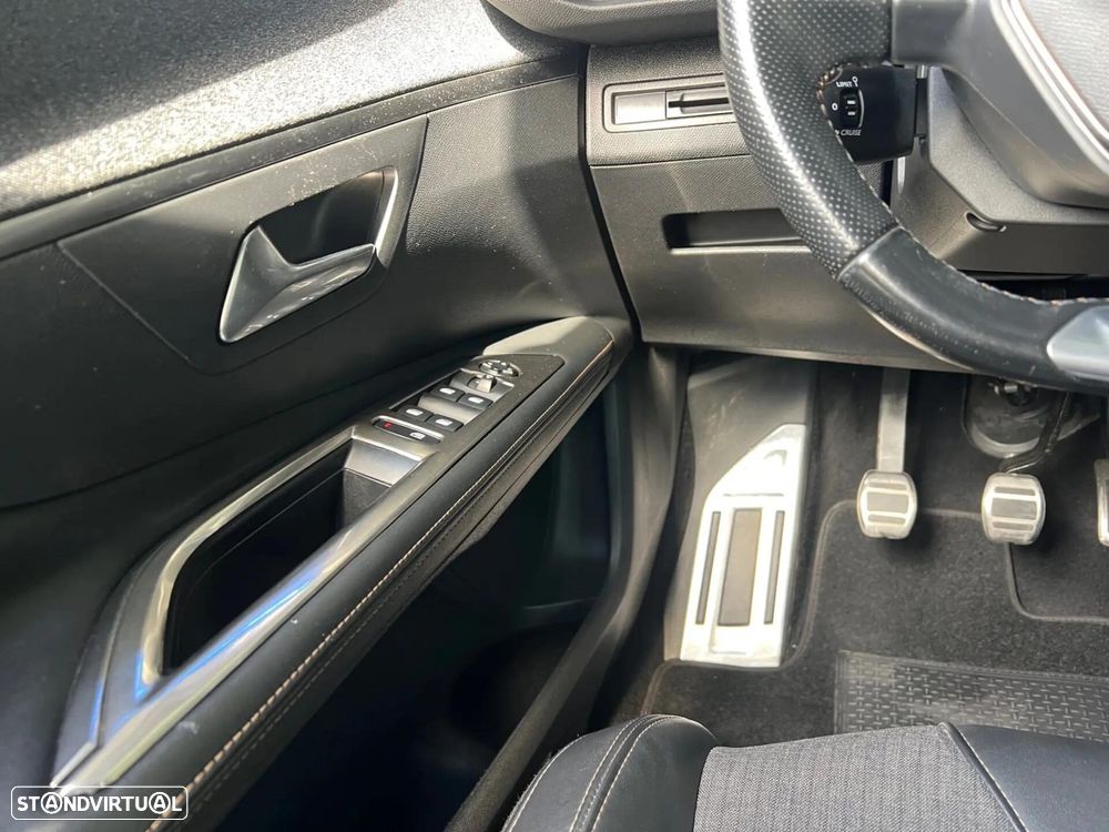 Peugeot 3008 1.2 PureTech GT Line — fotografia 18