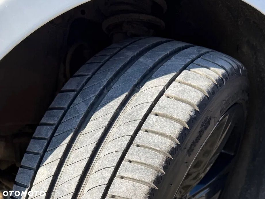 BMW Seria 3 320d - 29