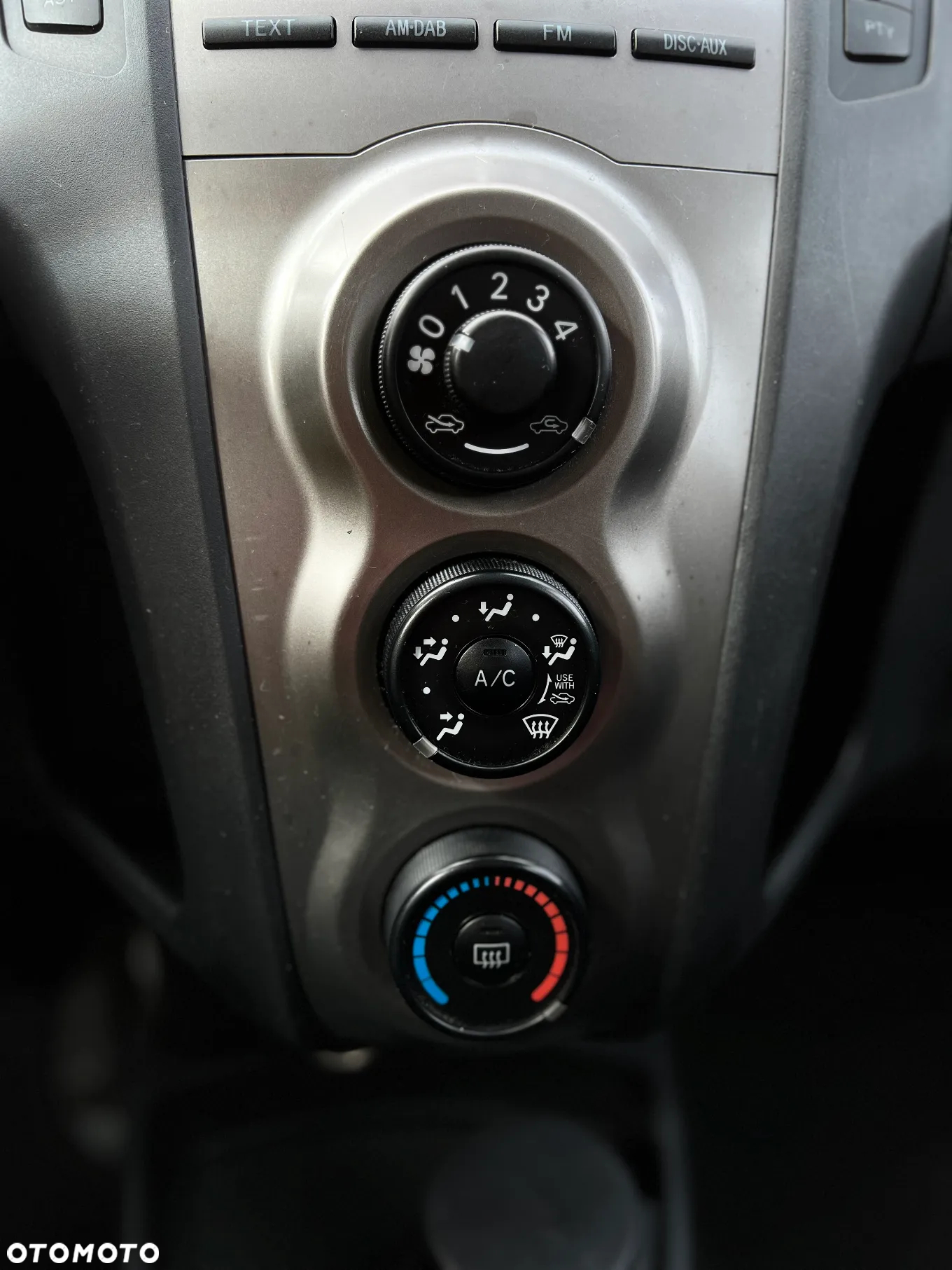 Toyota Yaris - 22