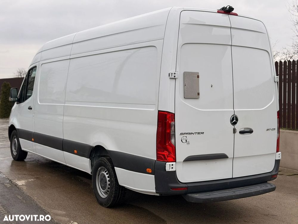 Mercedes-Benz Sprinter - 4