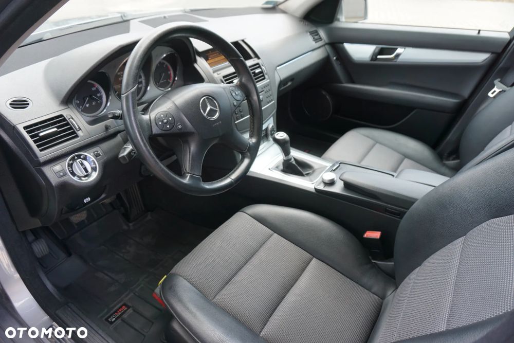 Mercedes-Benz Klasa C 200 CDI DPF (BlueEFFICIENCY) Avantgarde - 7