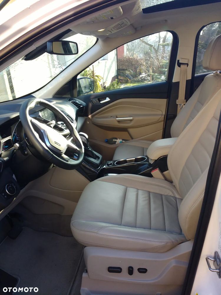 Ford Escape 2.0 EcoBoost AWD Titanium - 10