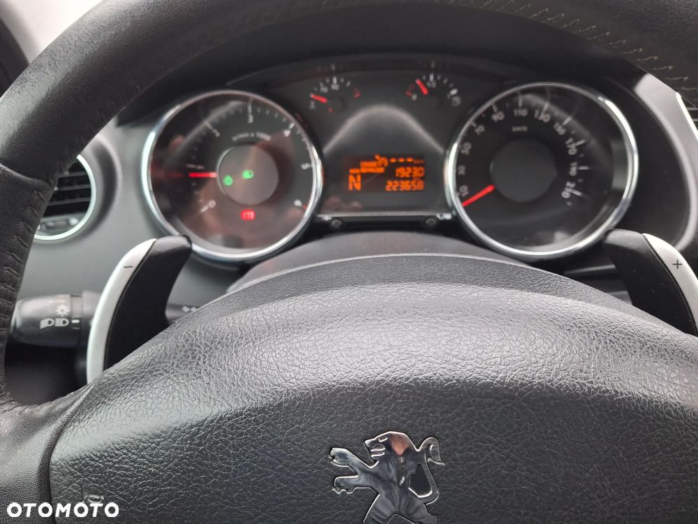 Peugeot 3008 HDi FAP 115 EGS6 Stop&Start Business-Line - 23