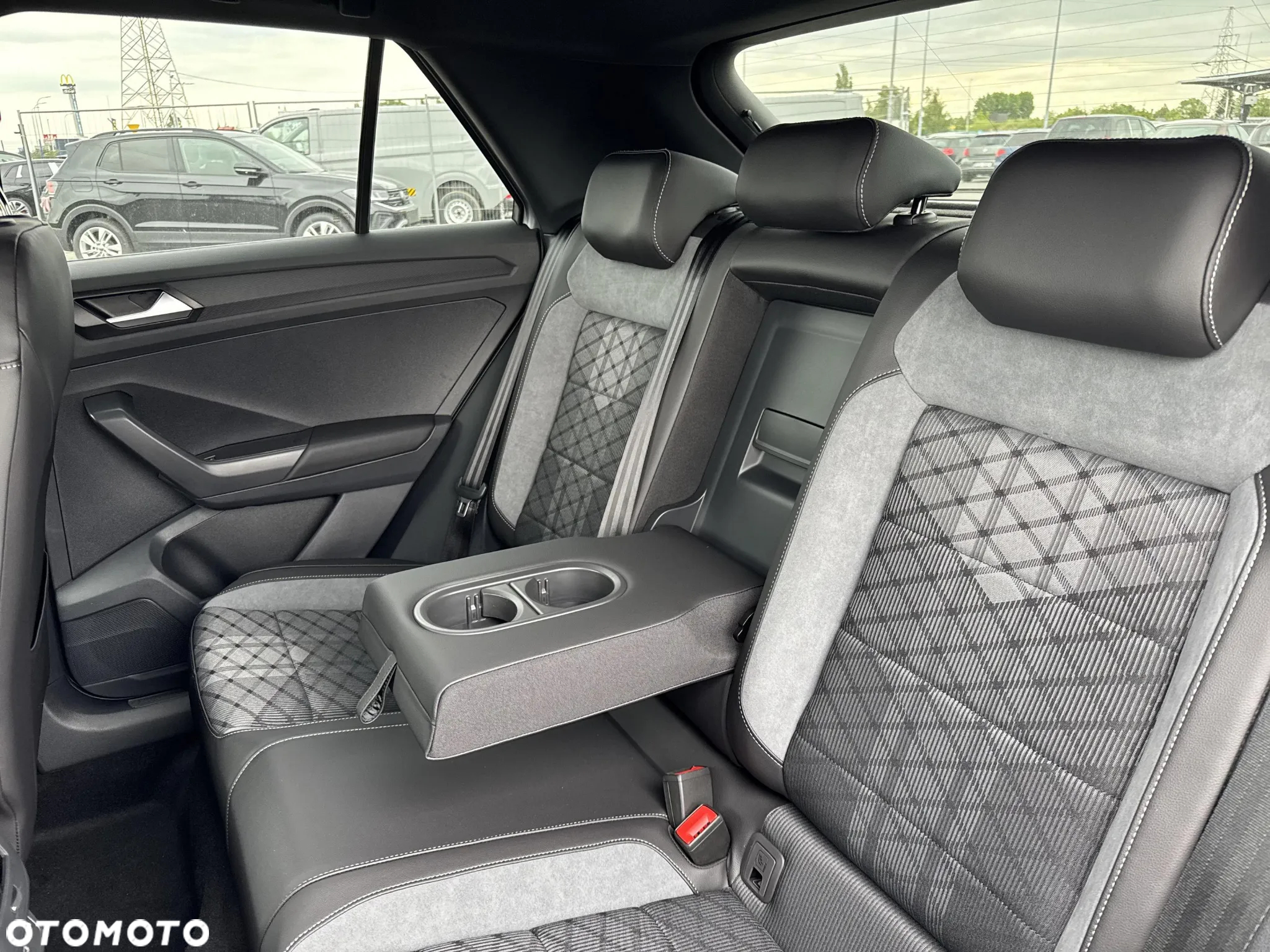 Volkswagen T-Roc 1.5 TSI R-Line Plus DSG - 17