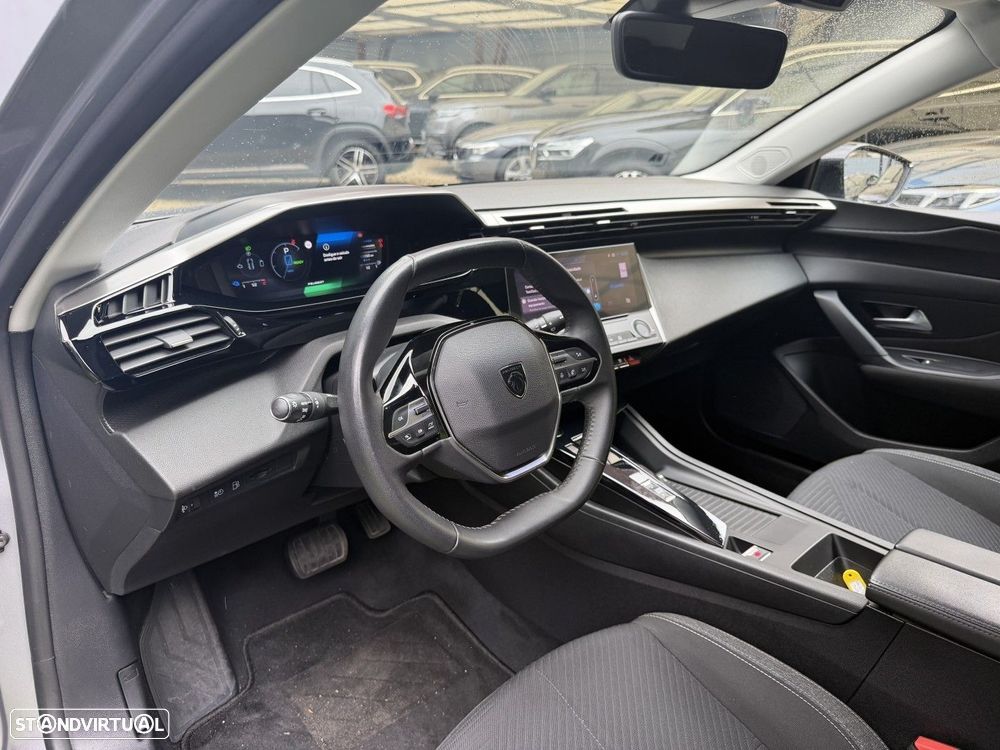 Peugeot 308 1.6 Hybrid Allure Pack e-EAT8 - 22