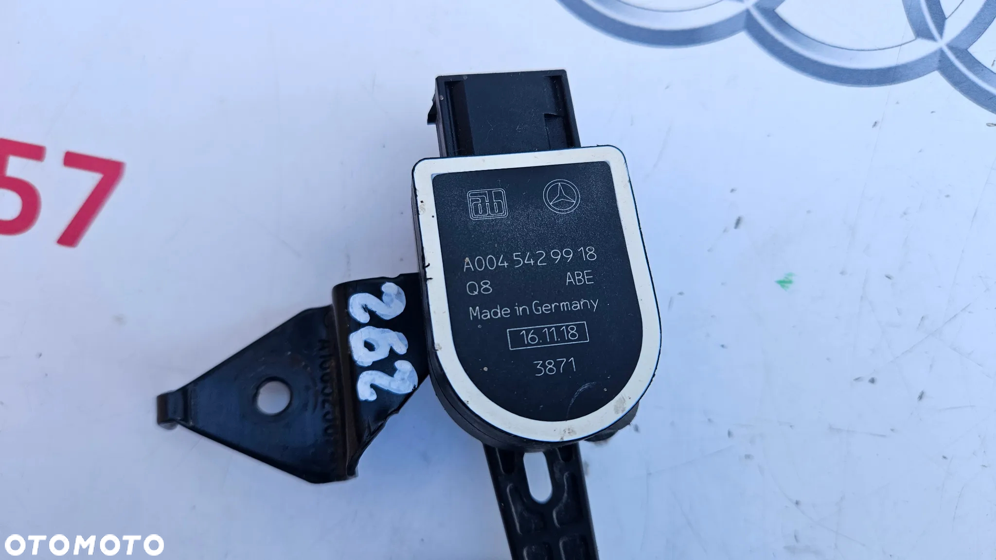 Mercedes GLE 292 Czujnik poziomowania świateł xenon przód prawy A0045429918 - 2