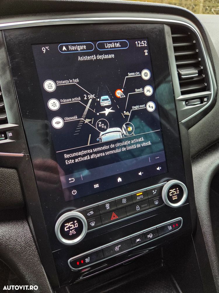 Renault Megane BLUE dCi 115 EDC BOSE EDITION - 27