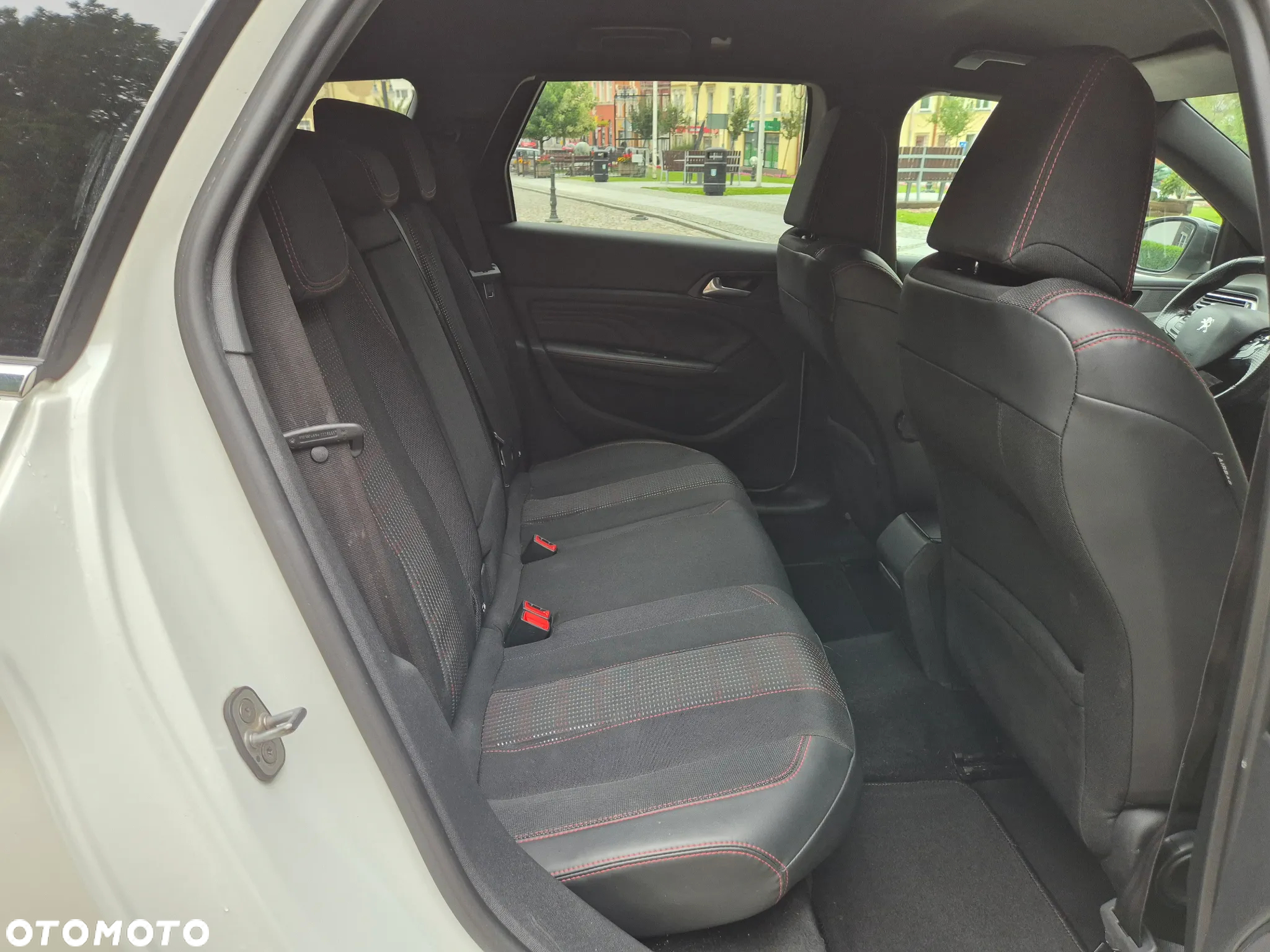 Peugeot 308 SW 1.2 PureTech Allure S&S - 28