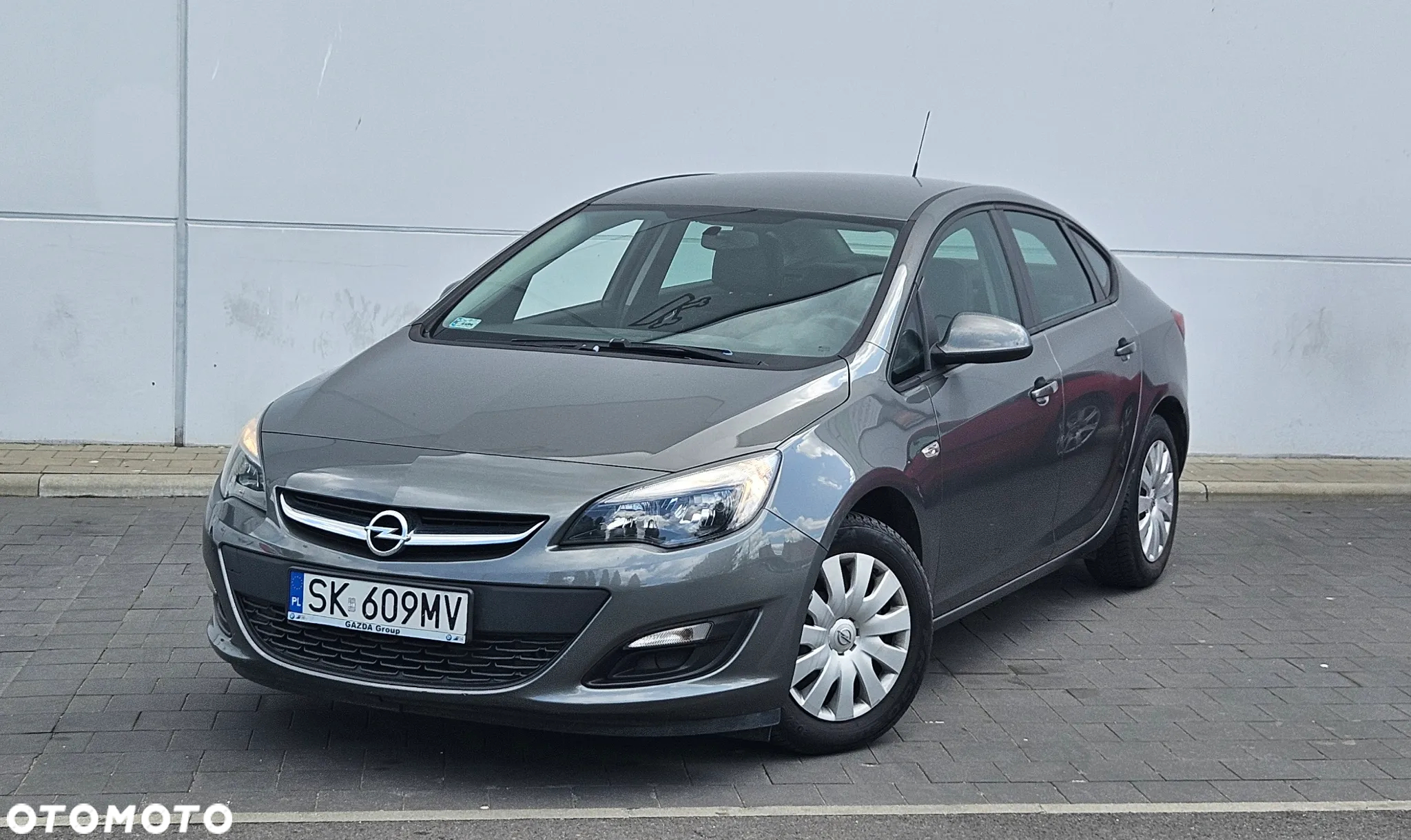 Opel Astra IV 1.4 T Executive - 2
