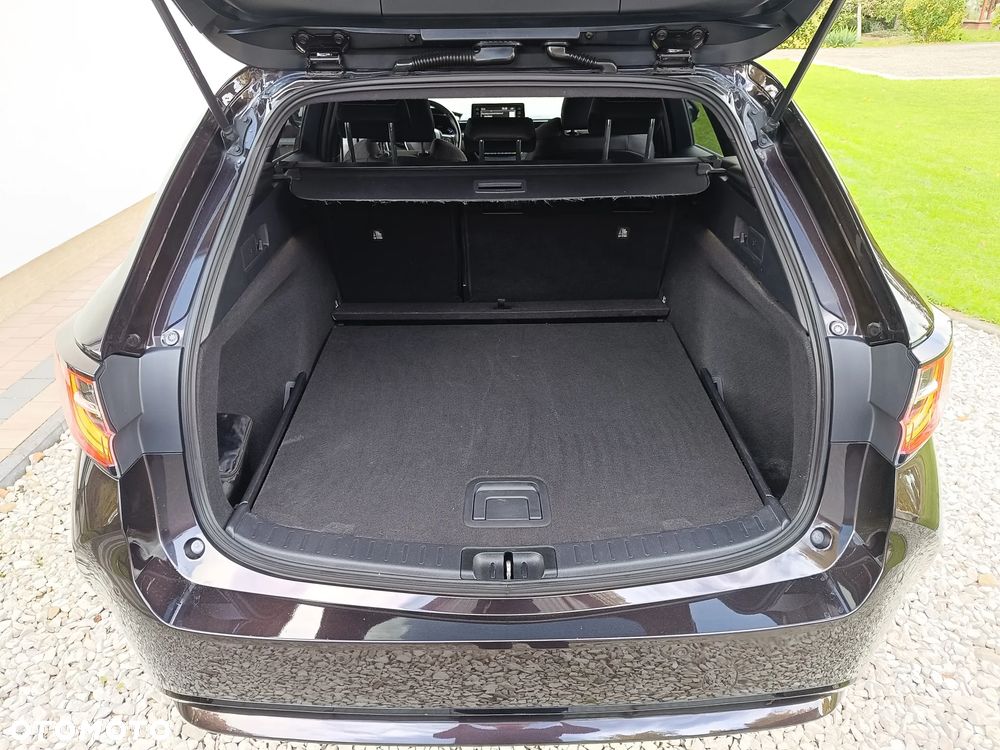 Toyota Corolla 1.8 Hybrid Comfort - 28