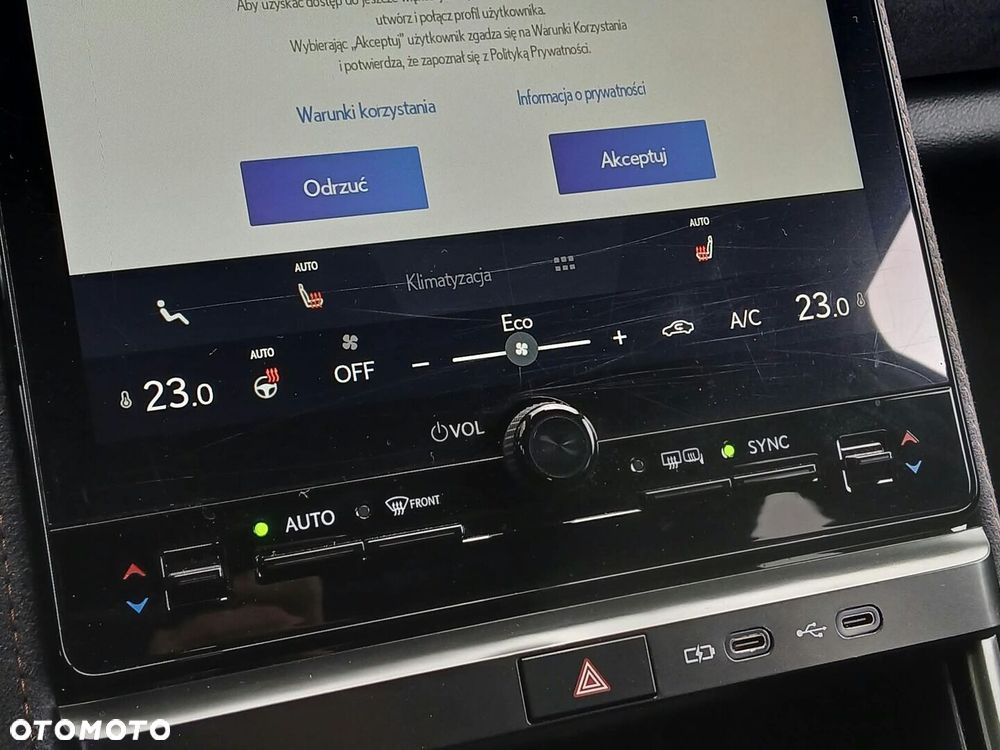 Lexus LBX 1.5 Hybrid Cool AWD - 23
