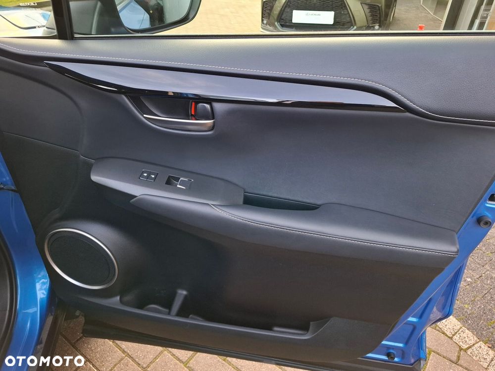 Lexus NX 300h Optimum AWD - 21