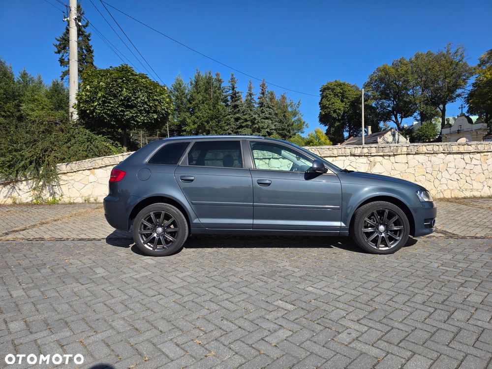 Audi A3 Sportback - 2