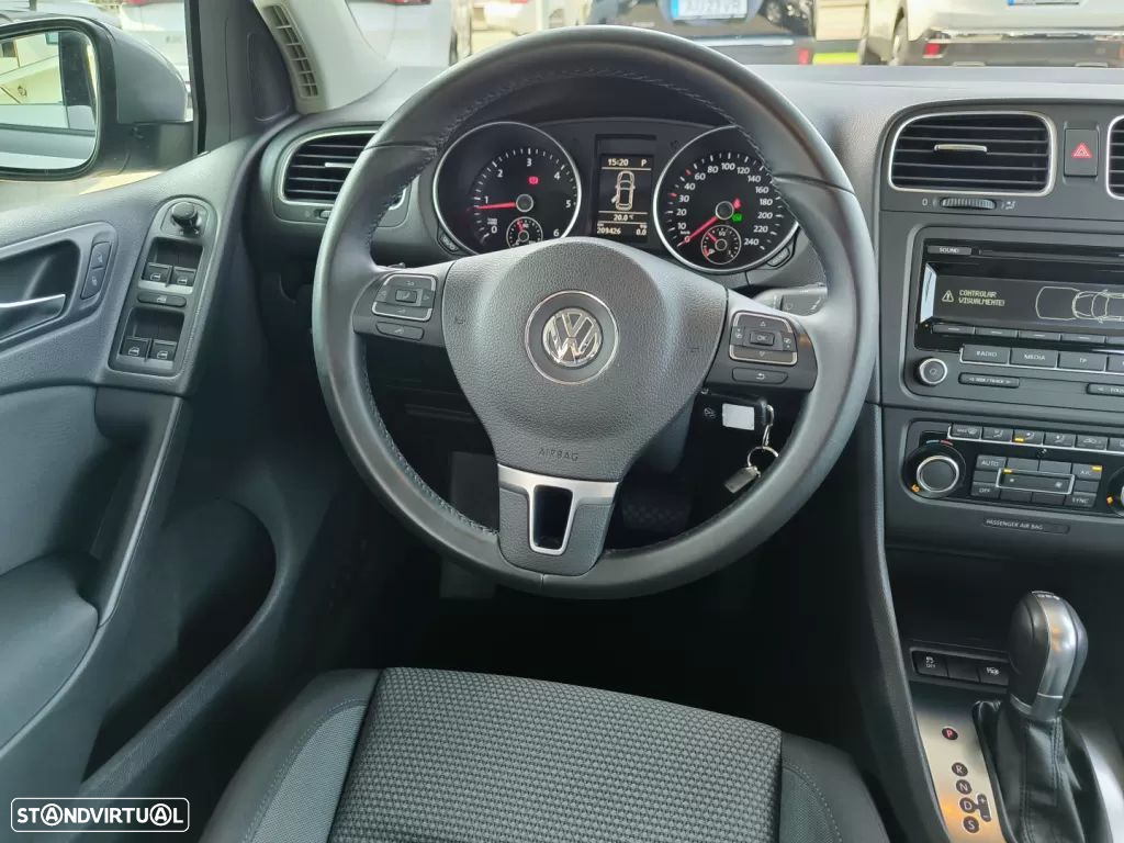 VW Golf 1.6 TDi Confortline DSG - 22