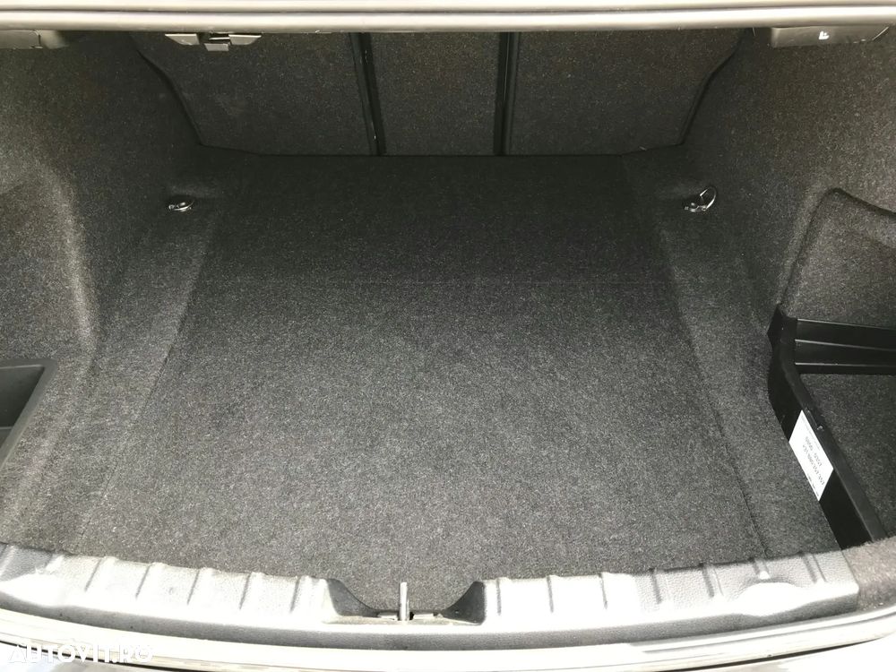 BMW Seria 3 320i Aut. - 39