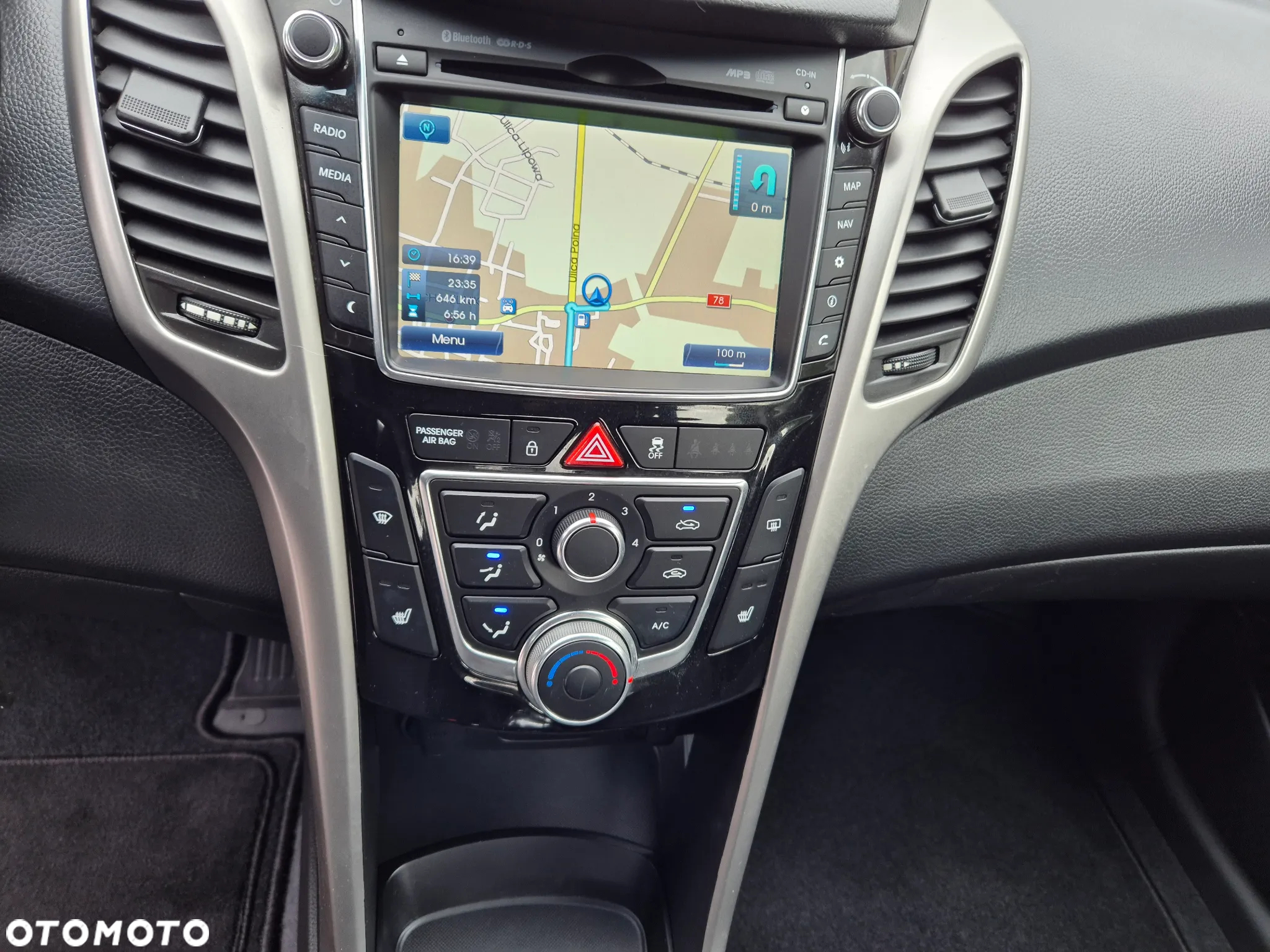 Hyundai i30 blue Kombi 1.4 Classic Navigation - 28