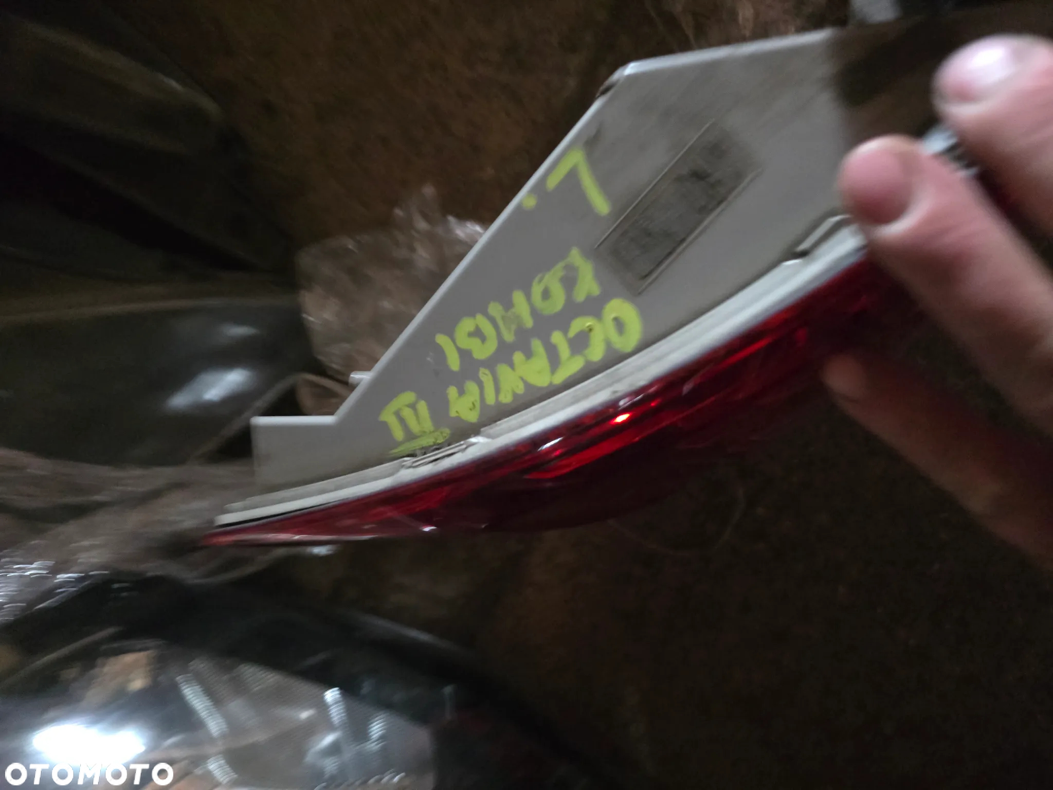 Lampa lewy tył skoda octavia III kombi 5E9945095A - 3