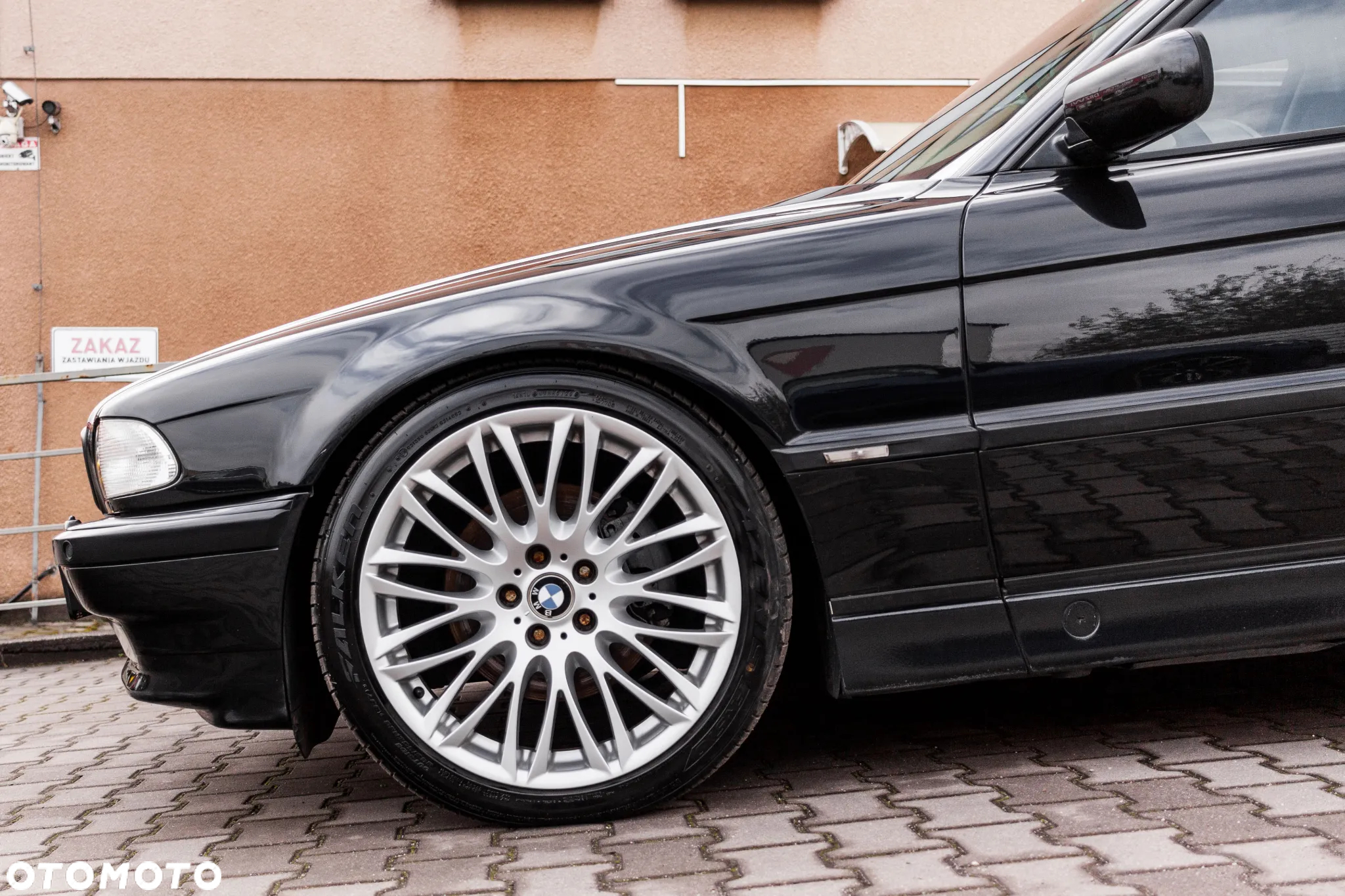 BMW Seria 7 750i - 6