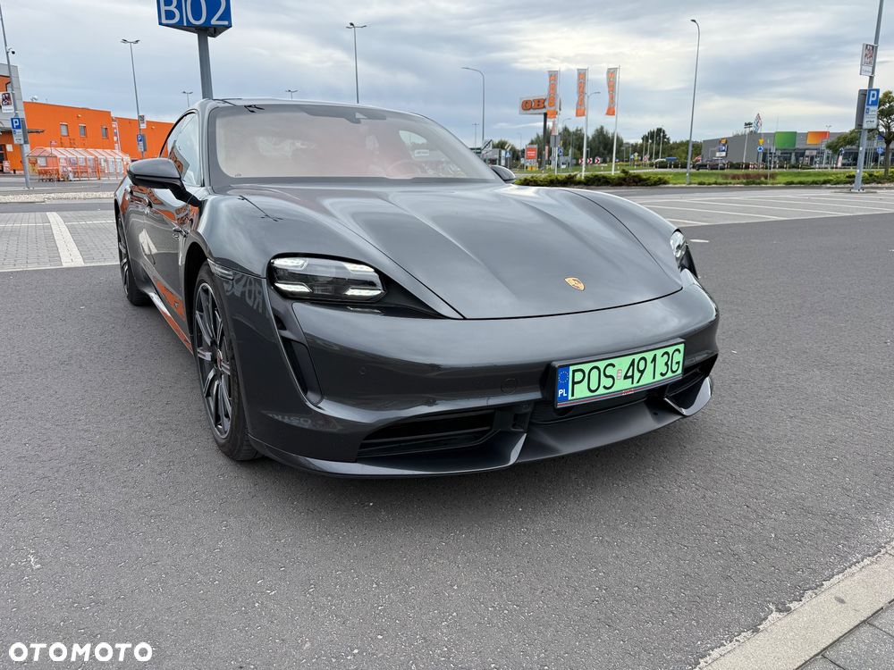 Porsche Taycan Turbo - 17