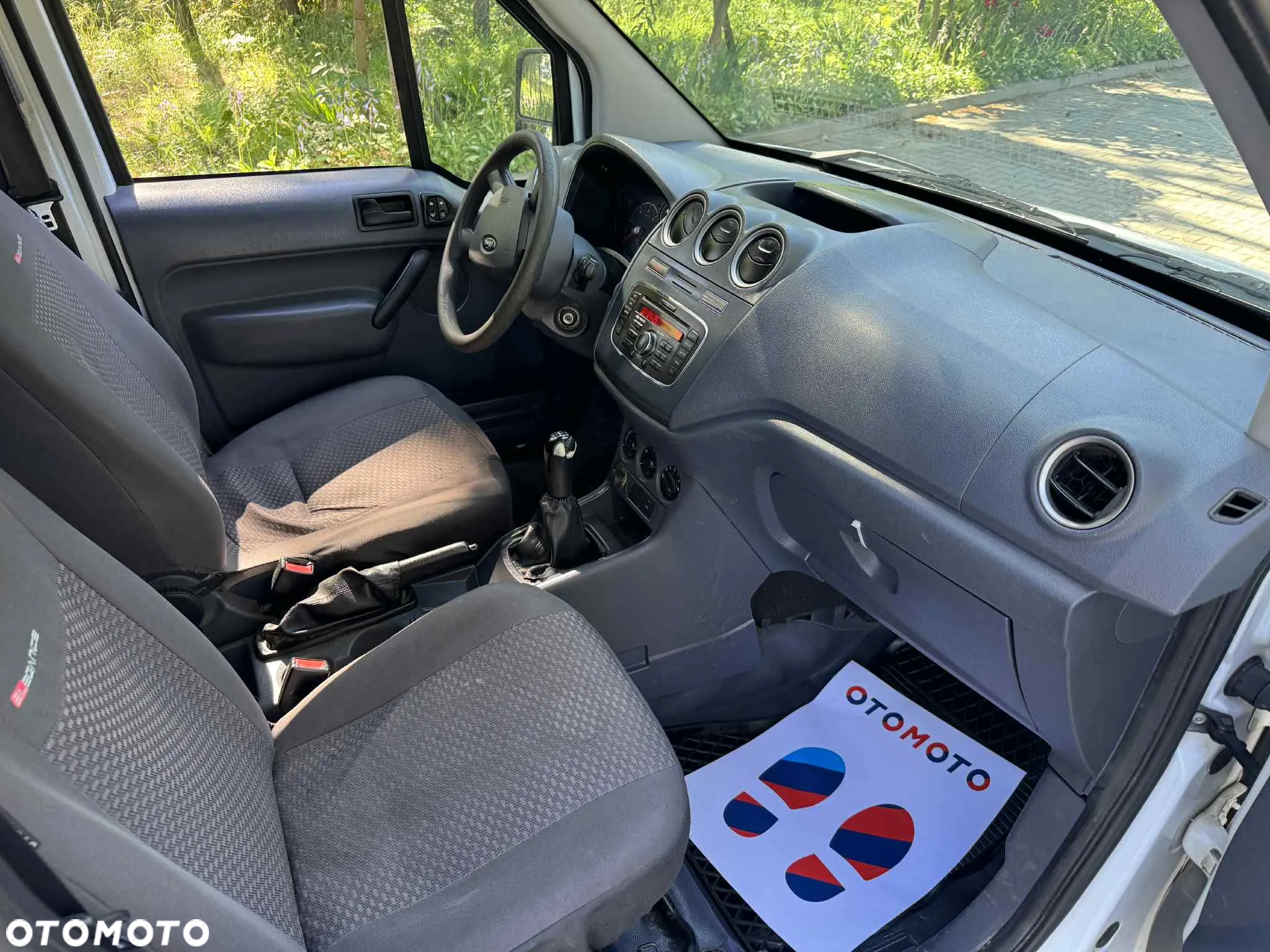 Ford Transit Connect 220 SWB Van - 17