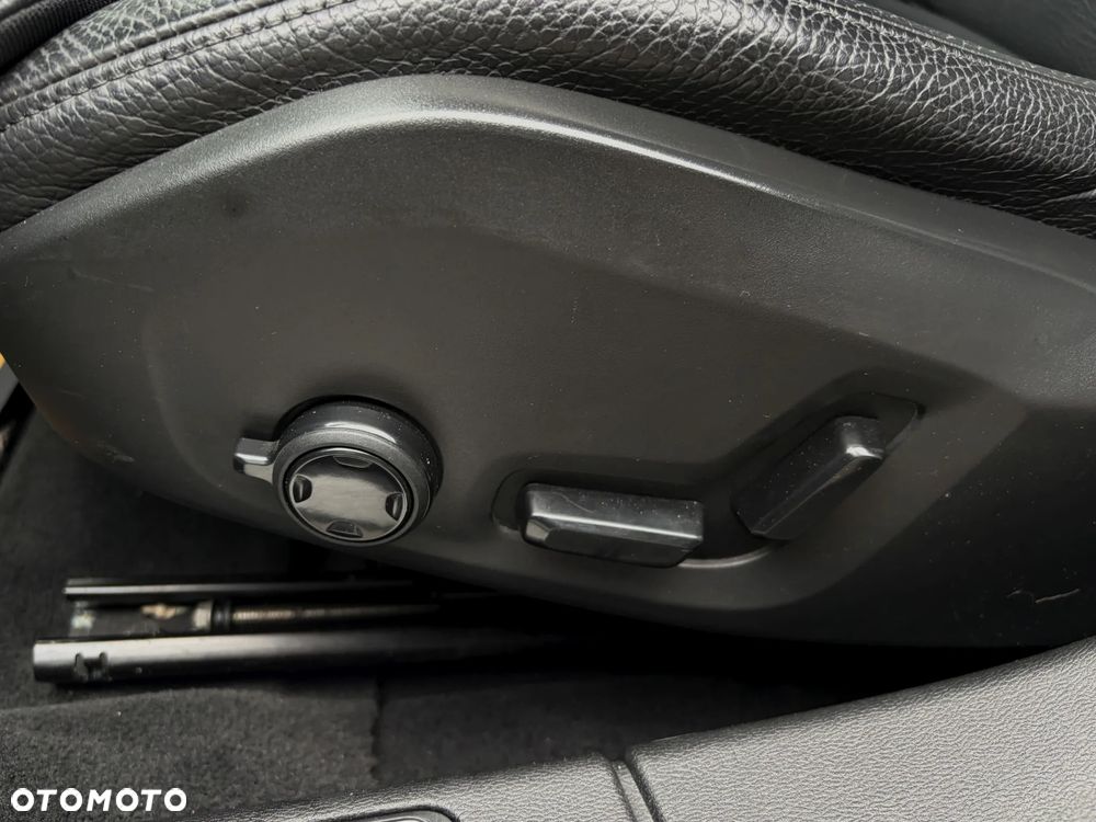 Volvo V60 B4 D Geartronic Inscription - 33