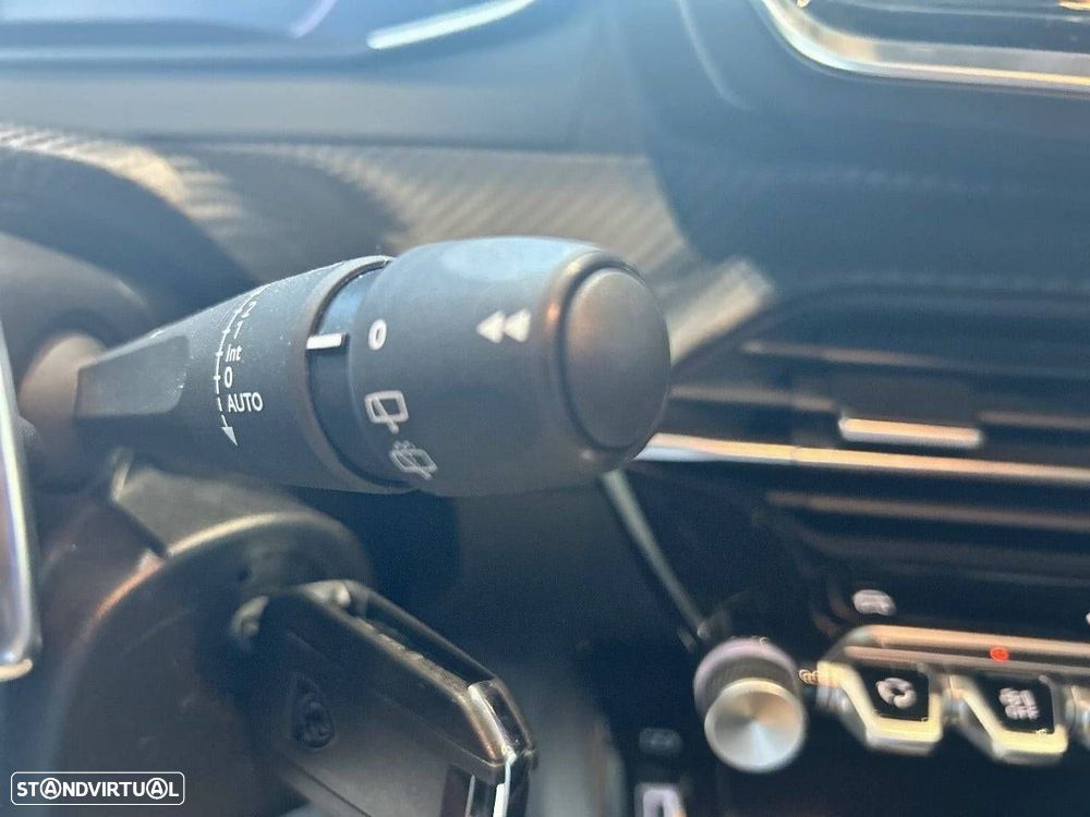 Peugeot 208 1.2 Hybrid Allure e-DCS6 - 14