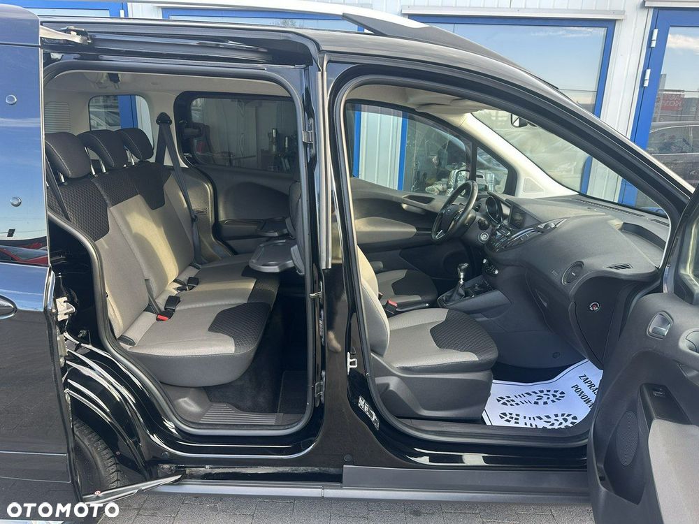 Ford Tourneo Courier - 11