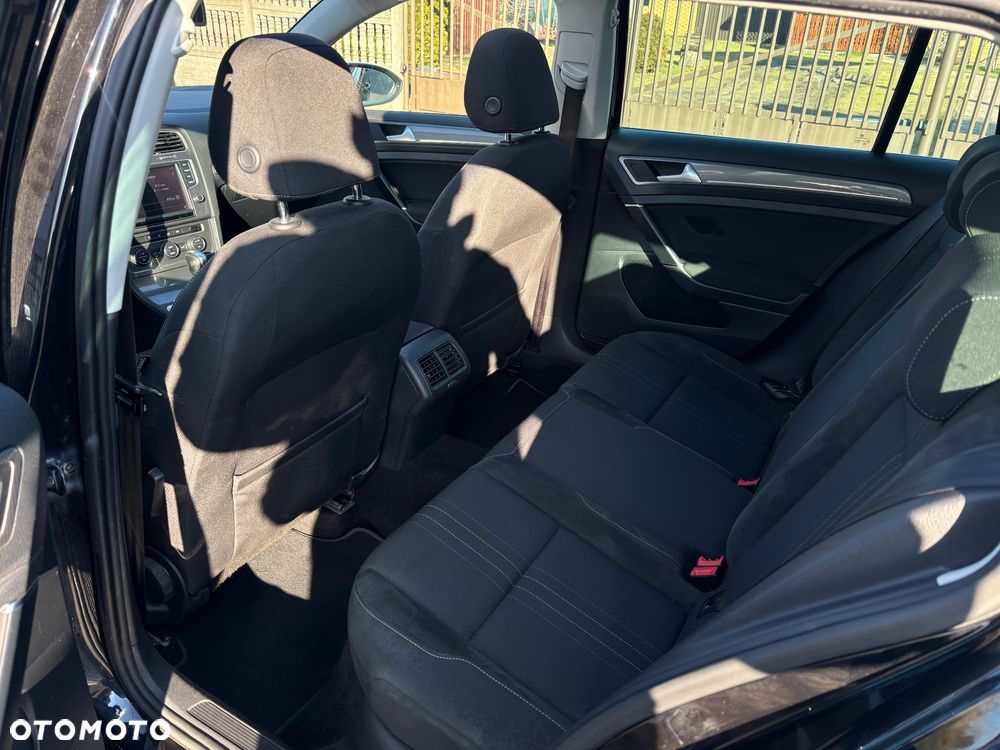 Volkswagen Golf - 20