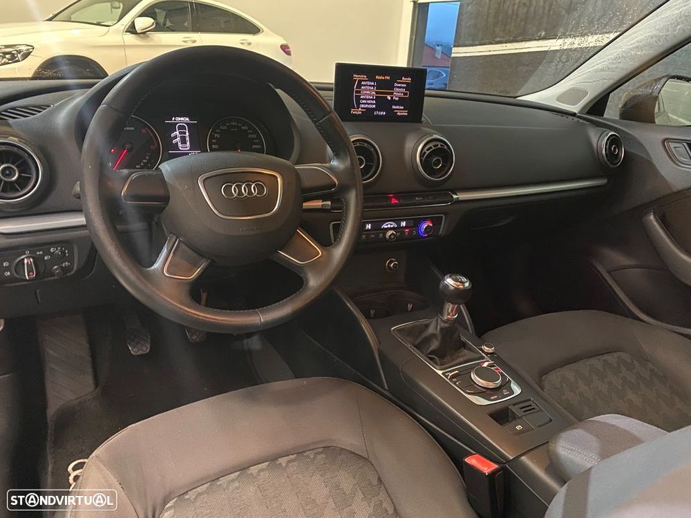 Audi A3 Sportback 1.6 TDI Attraction - 6