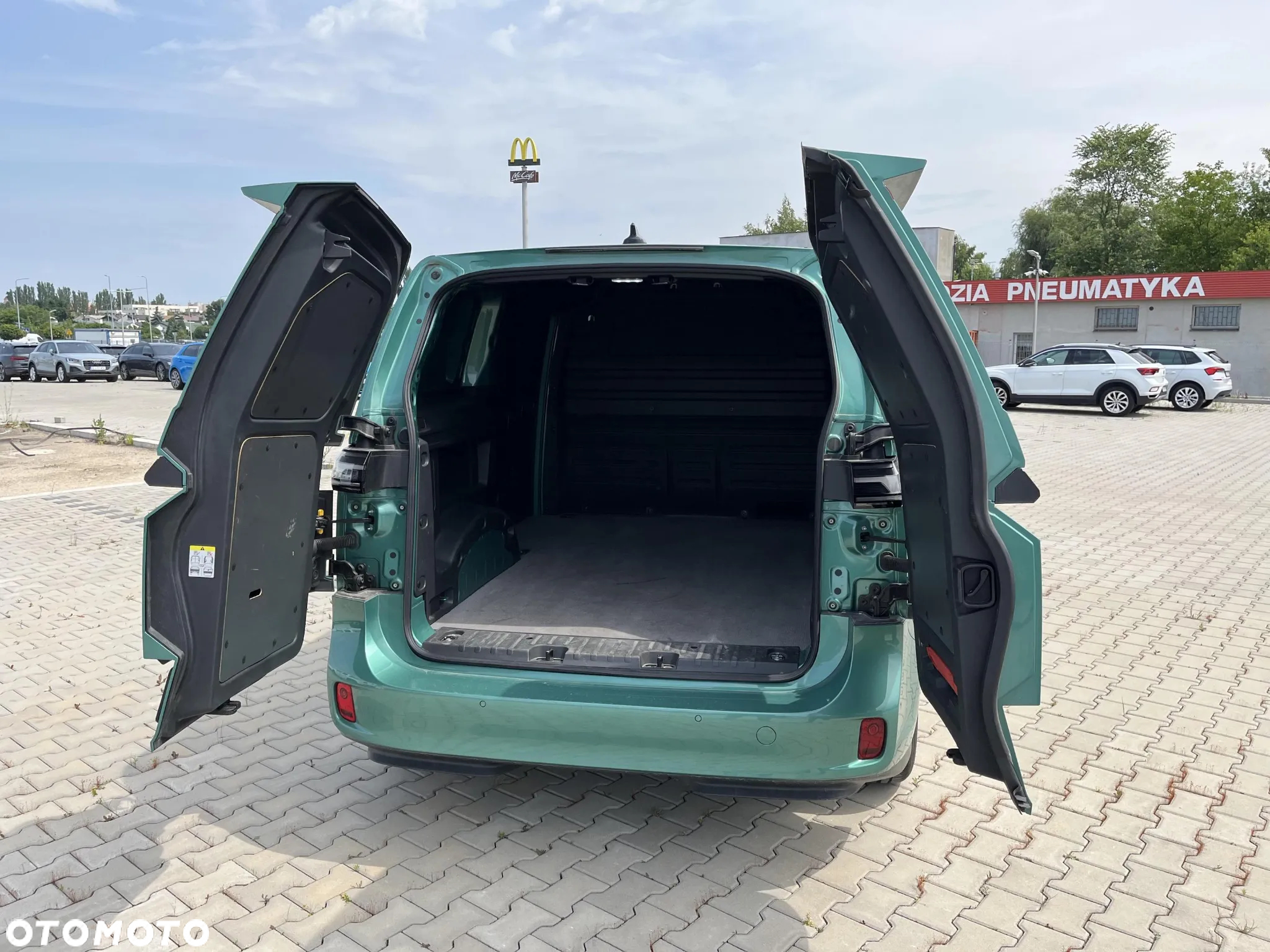 Volkswagen ID BUZZ CARGO - 19
