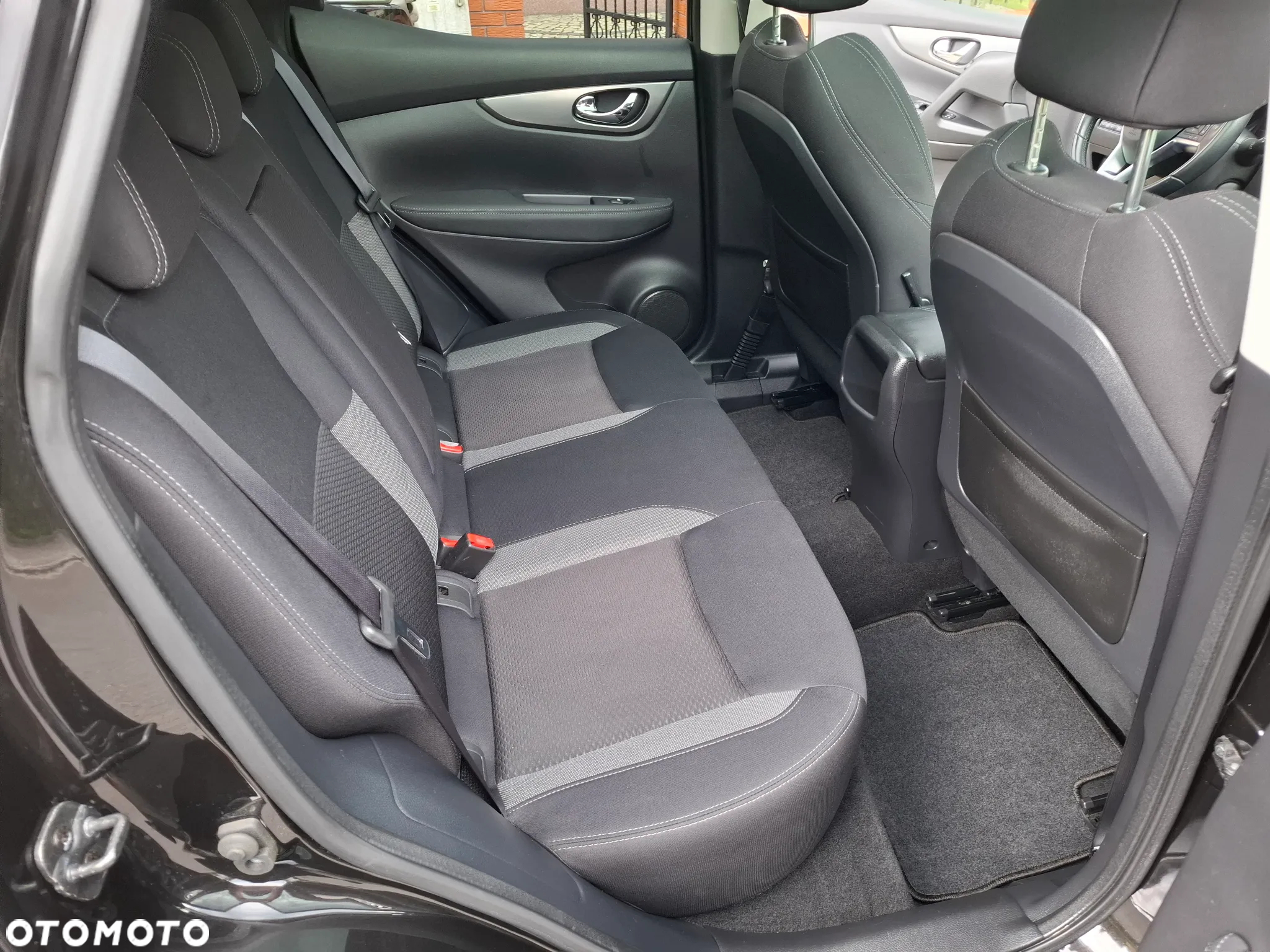 Nissan Qashqai 1.3 DIG-T N-Connecta EU6d - 31