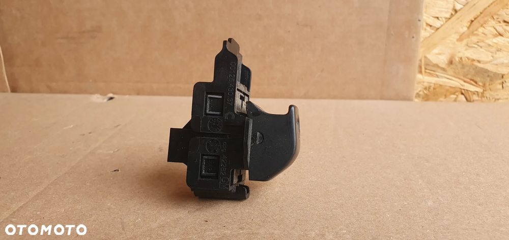 Przełącznik włącznik hamulca ręcznego Opel Insignia A 13271123 - 3