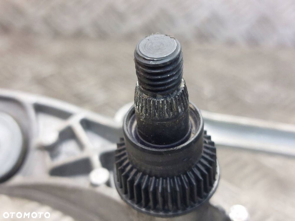 MECHANIZM WYCIERACZEK + SILNICZEK PRZÓD BMW E90 320SI 6978263 - 2