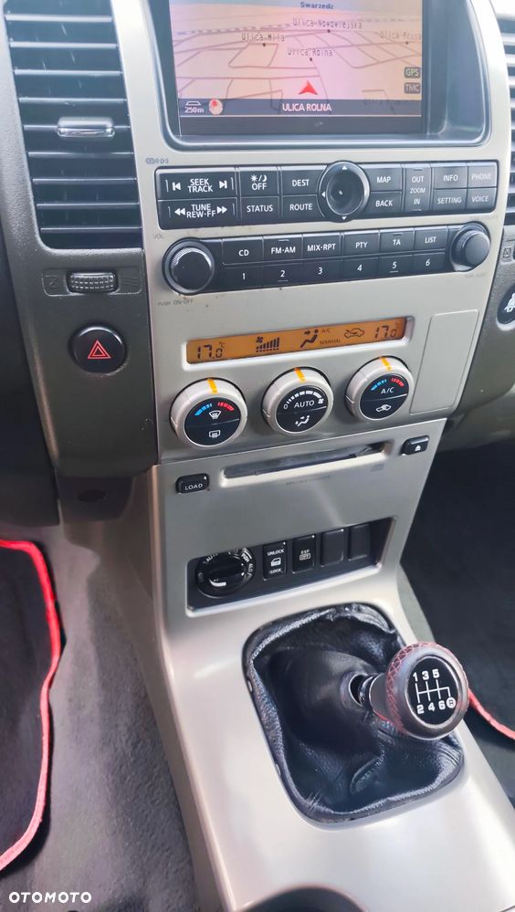 Nissan Pathfinder 2.5 dCi Premium - 18