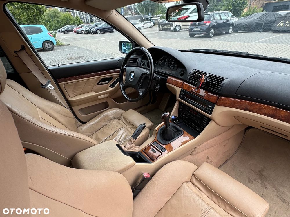 BMW Seria 5 - 32