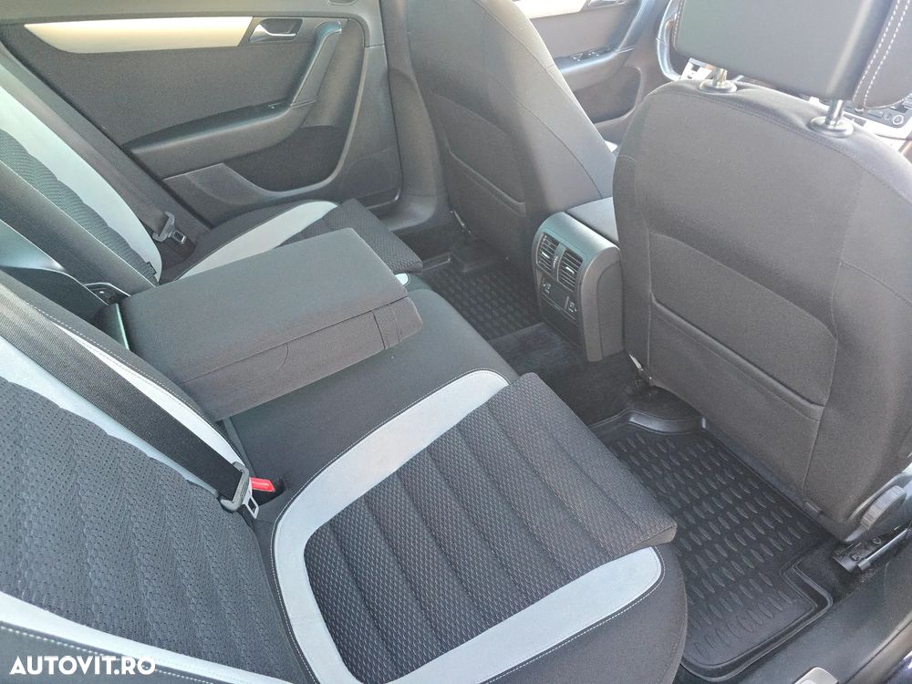 Volkswagen Passat 1.8 TSI DSG R-Line - 9