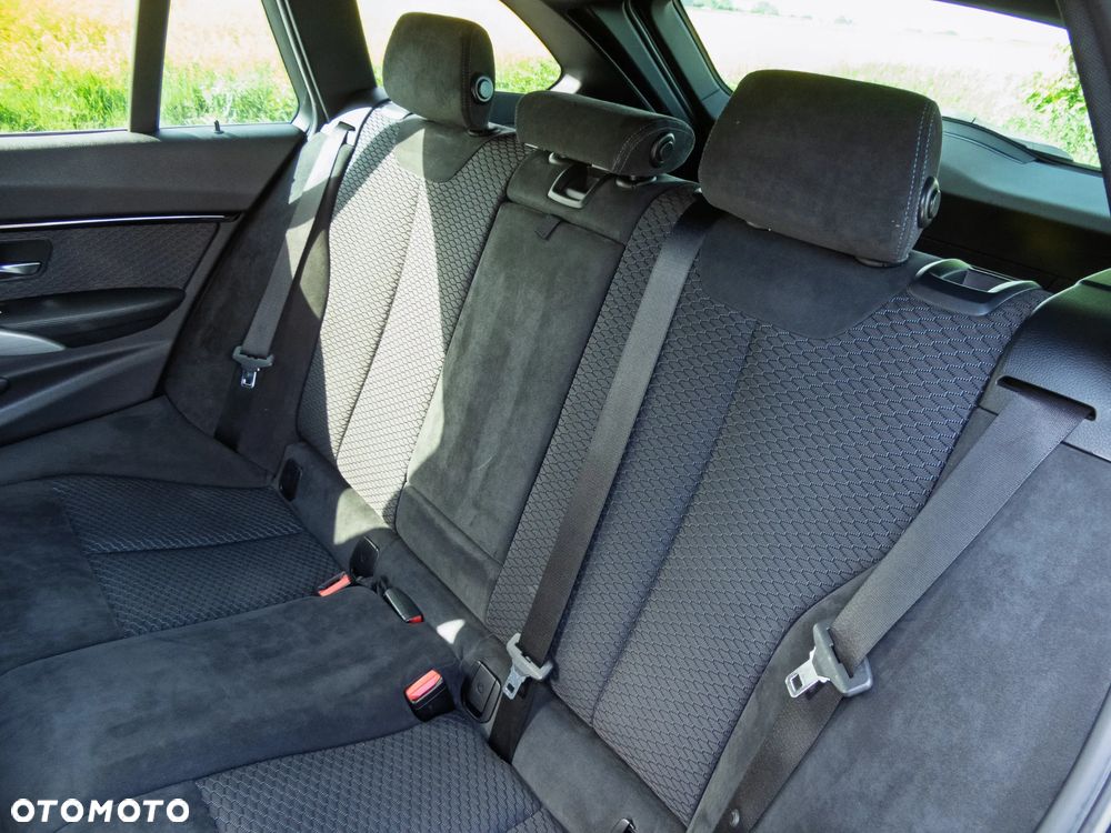 BMW Seria 3 318d M Sport Shadow - 15