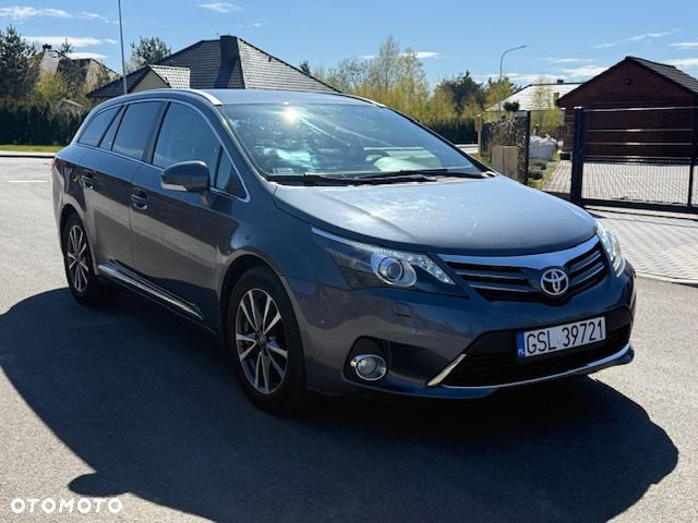 Toyota Avensis 2.0 D-4D Premium - 4