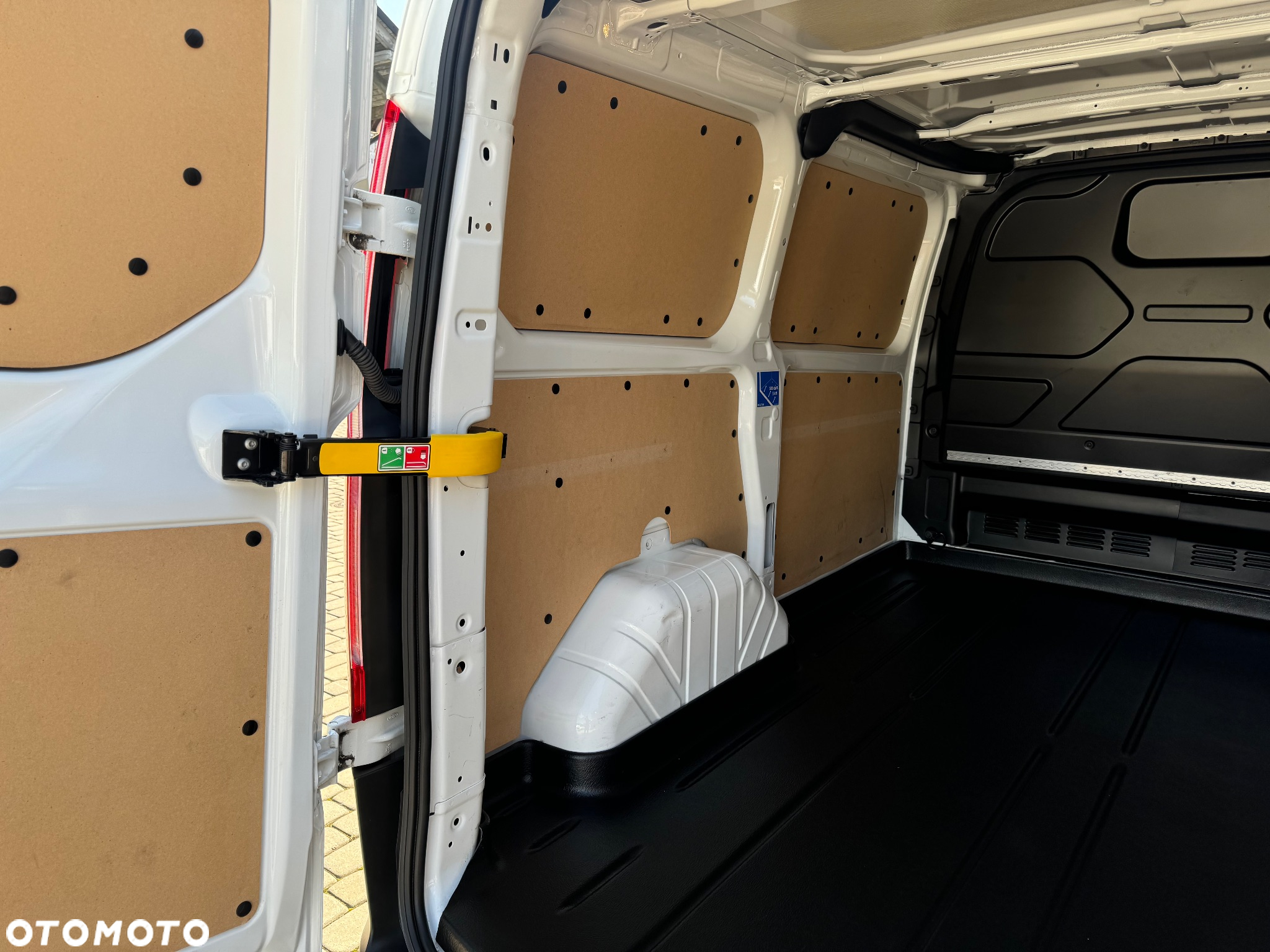 Ford Transit Custom - 13