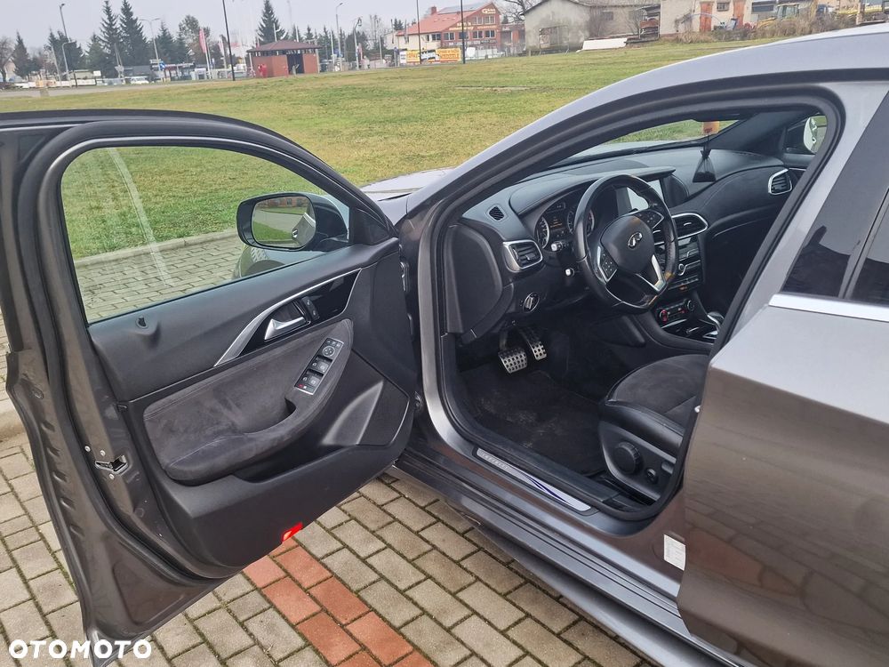 Infiniti Q30 2.2d DCT Premium Tech - 12